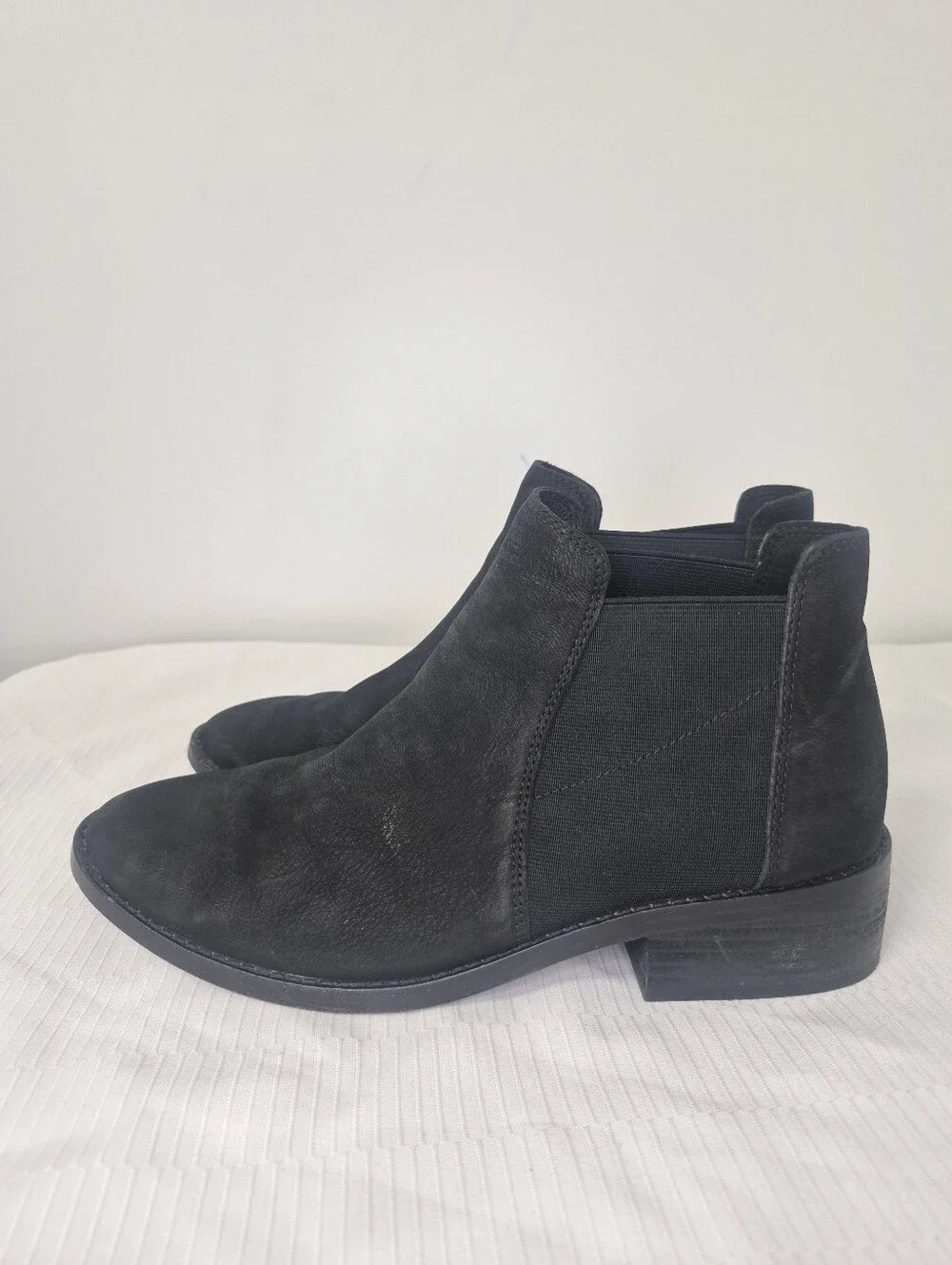 Eileen Fisher Black Suede Leather Chelsea Bootie sz 9.5 - Picture 4 of 8